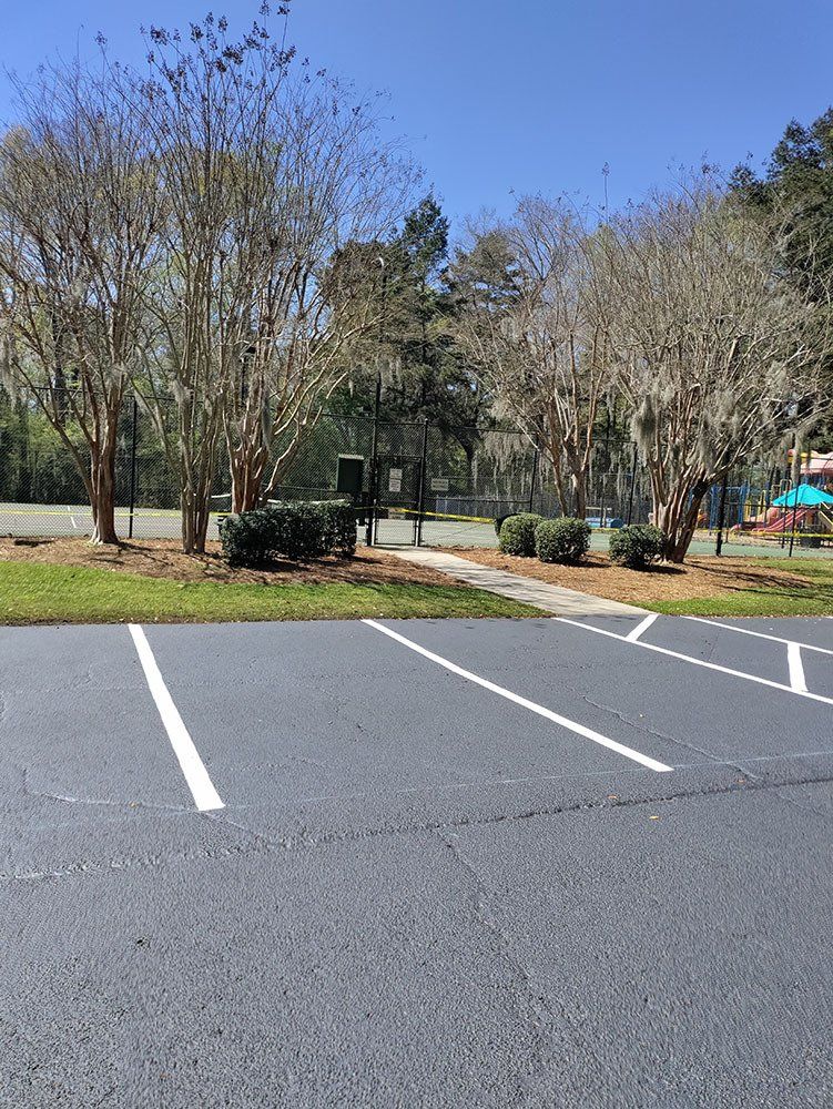 parking lot paving and line striping