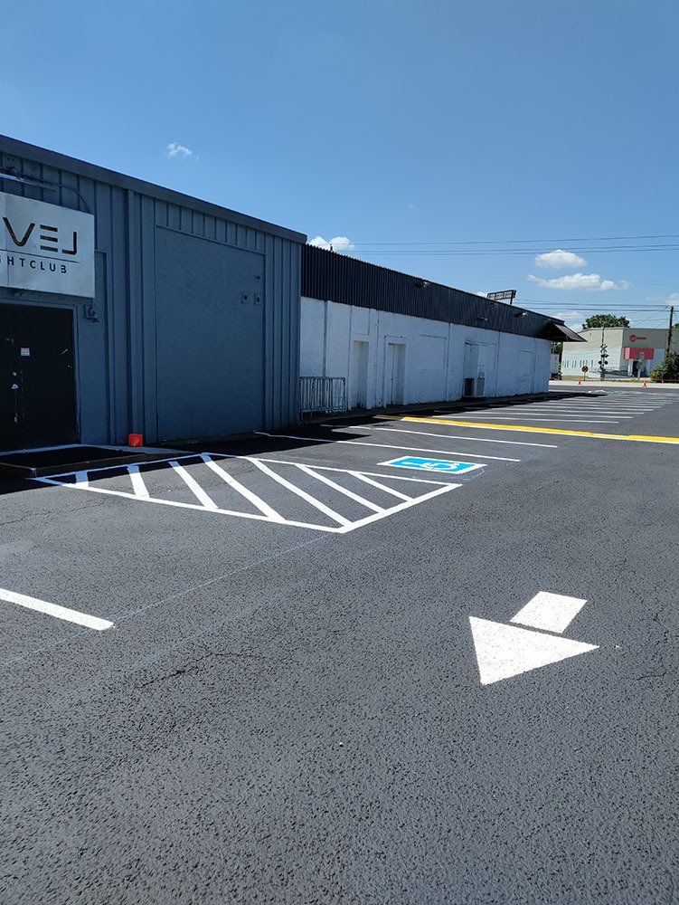 parking lot paving and line striping