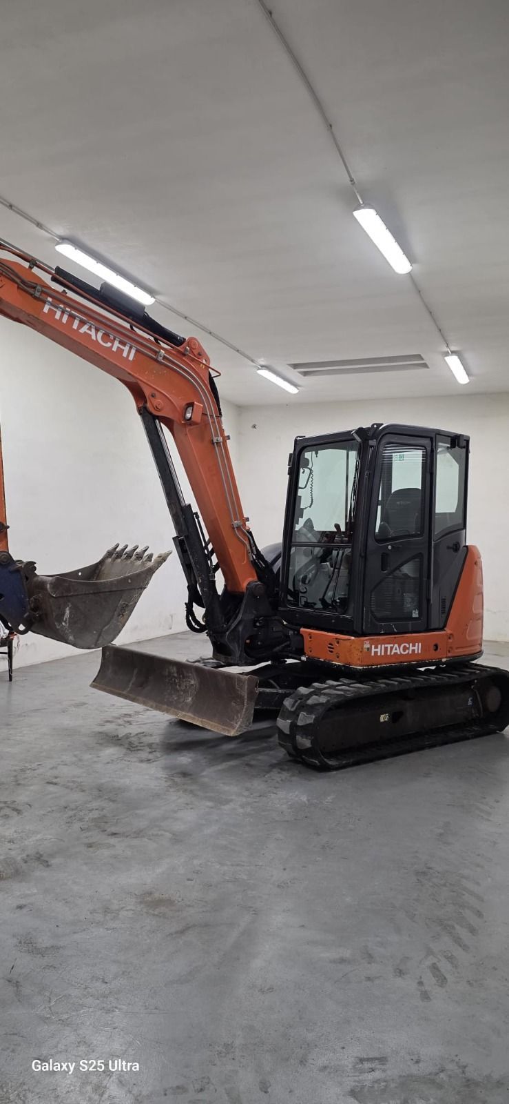 Miniescavatore Hitachi