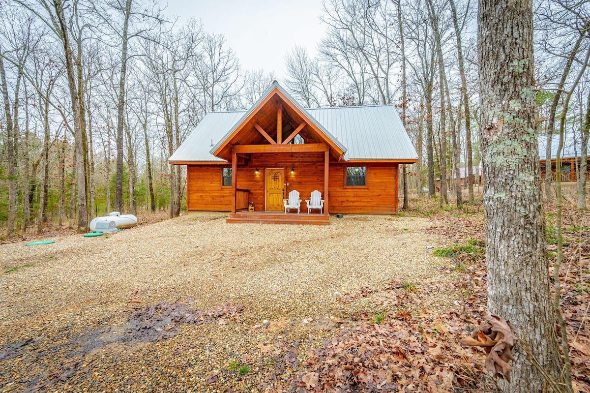 Uncork and Unwine Broken Bow Cabin