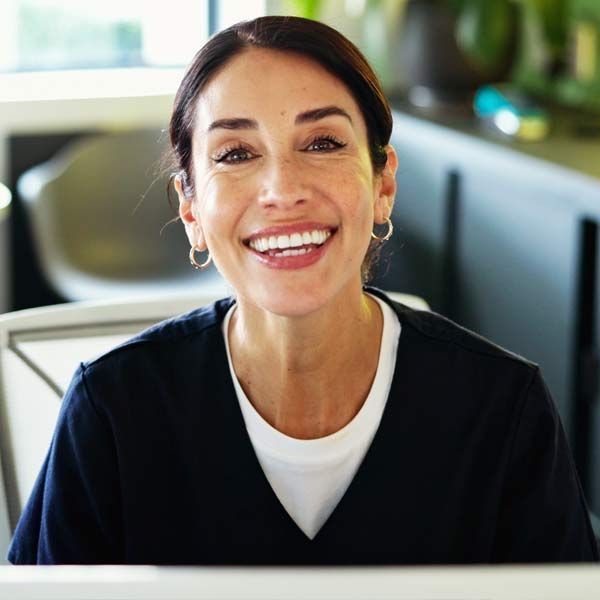 Receptionist who would receive contacts for Proven Nonsurgical Medical Weight Loss Management Serving Patients in Morris Plains New Jersey and Manhattan New York