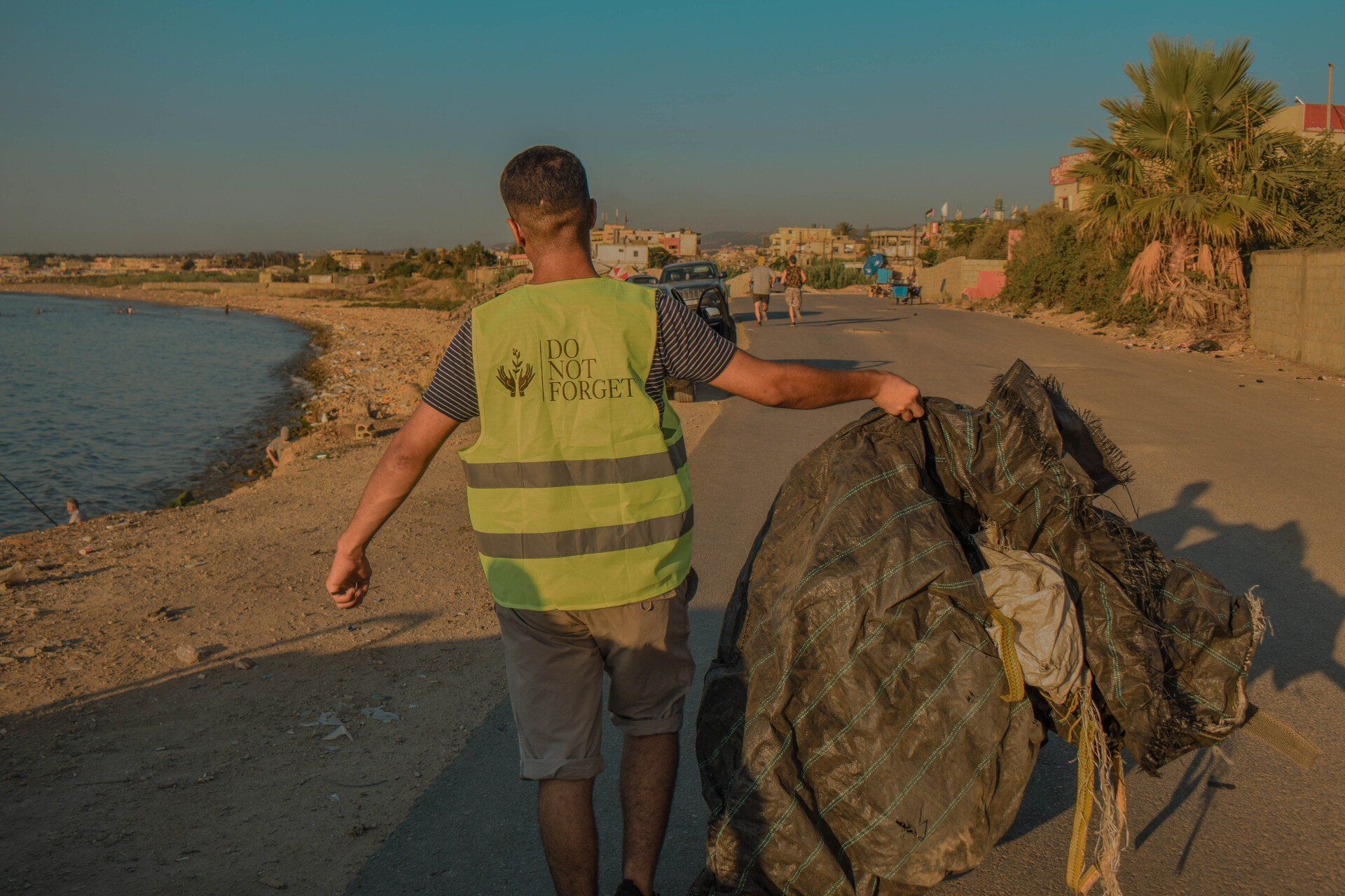 Garbage next to the beach