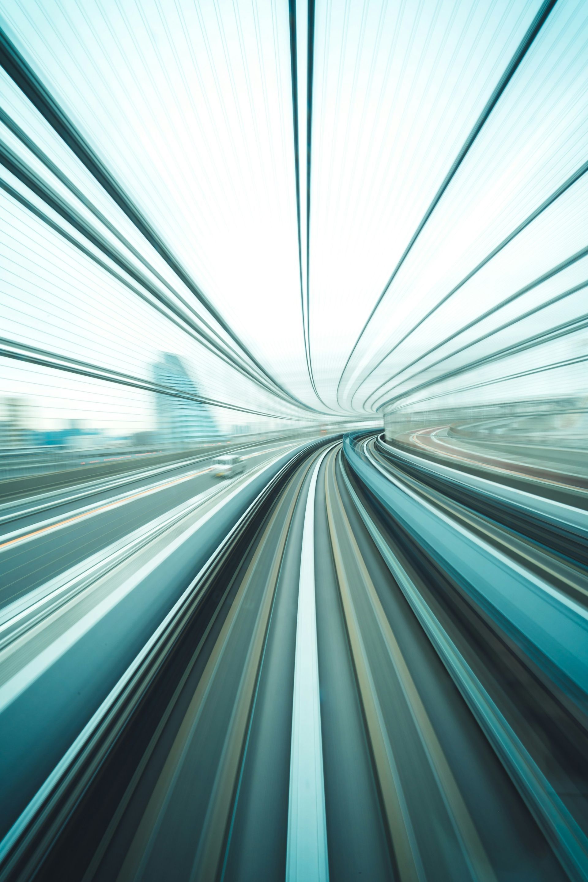 A blurry picture of a train going through a tunnel
