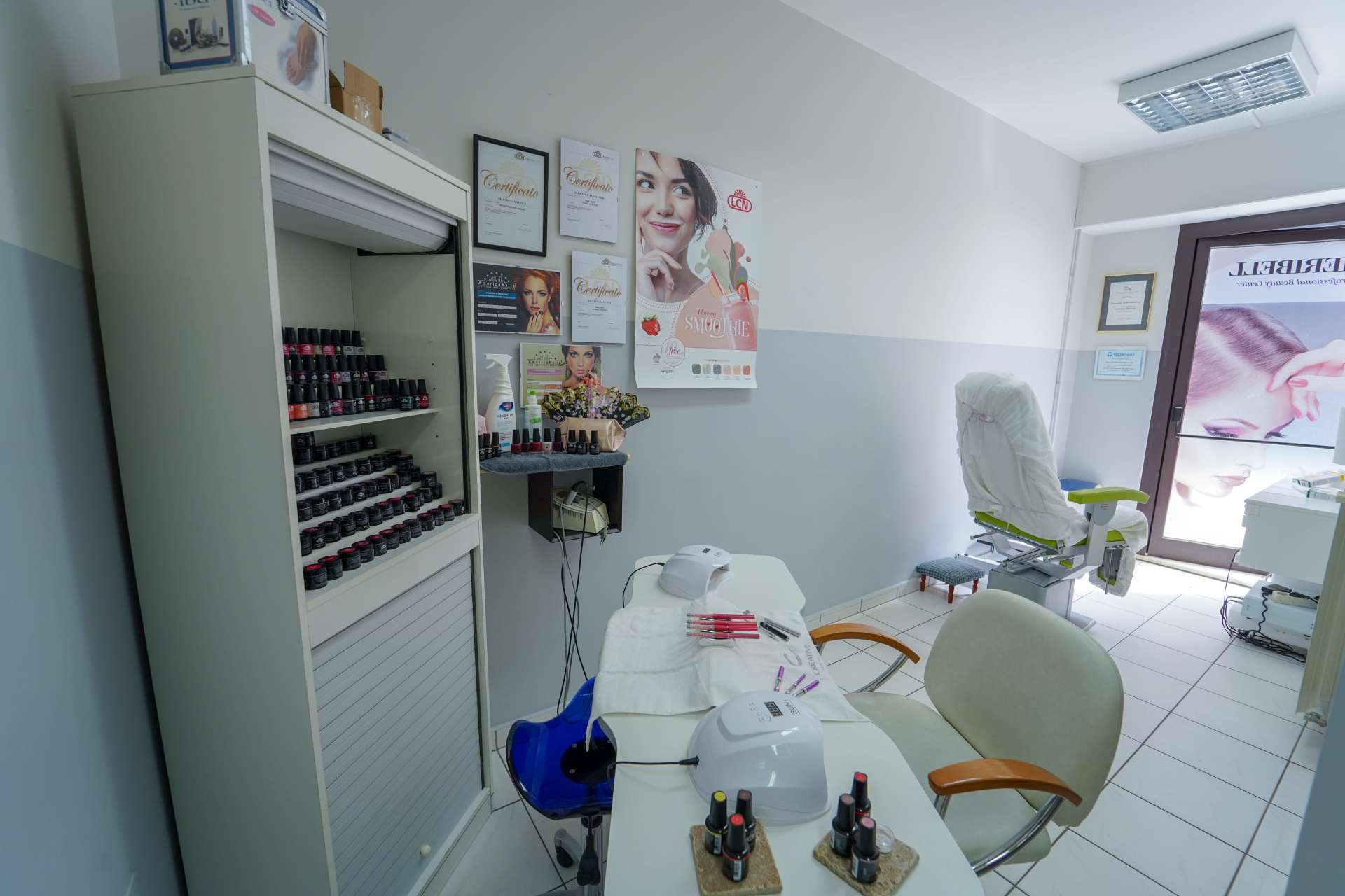 smalti in numerose colorazioni