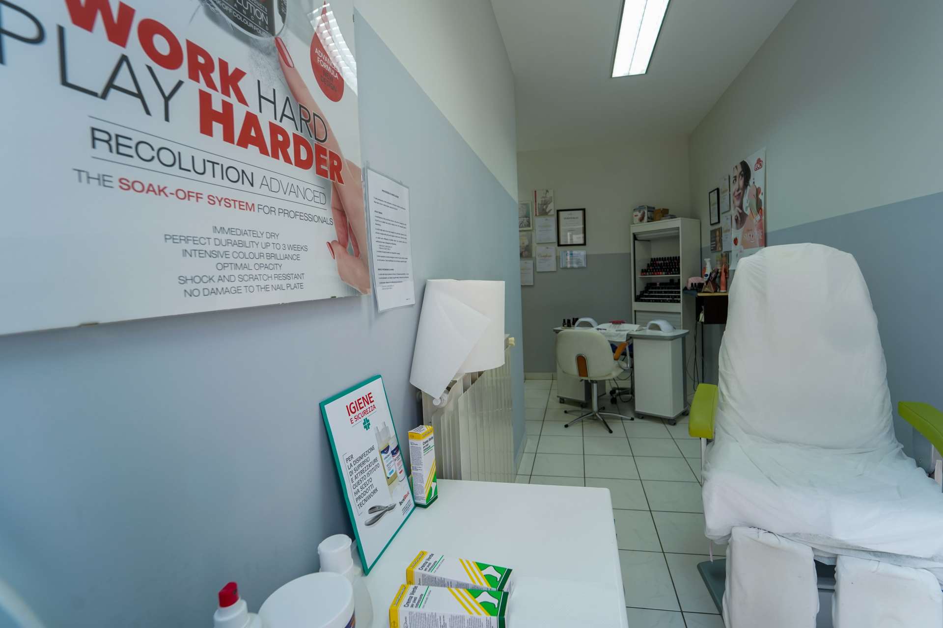 postazione sanificata e con misure anti-covid