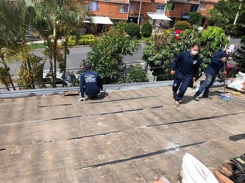 sellamiento de tornillería y mantenimiento