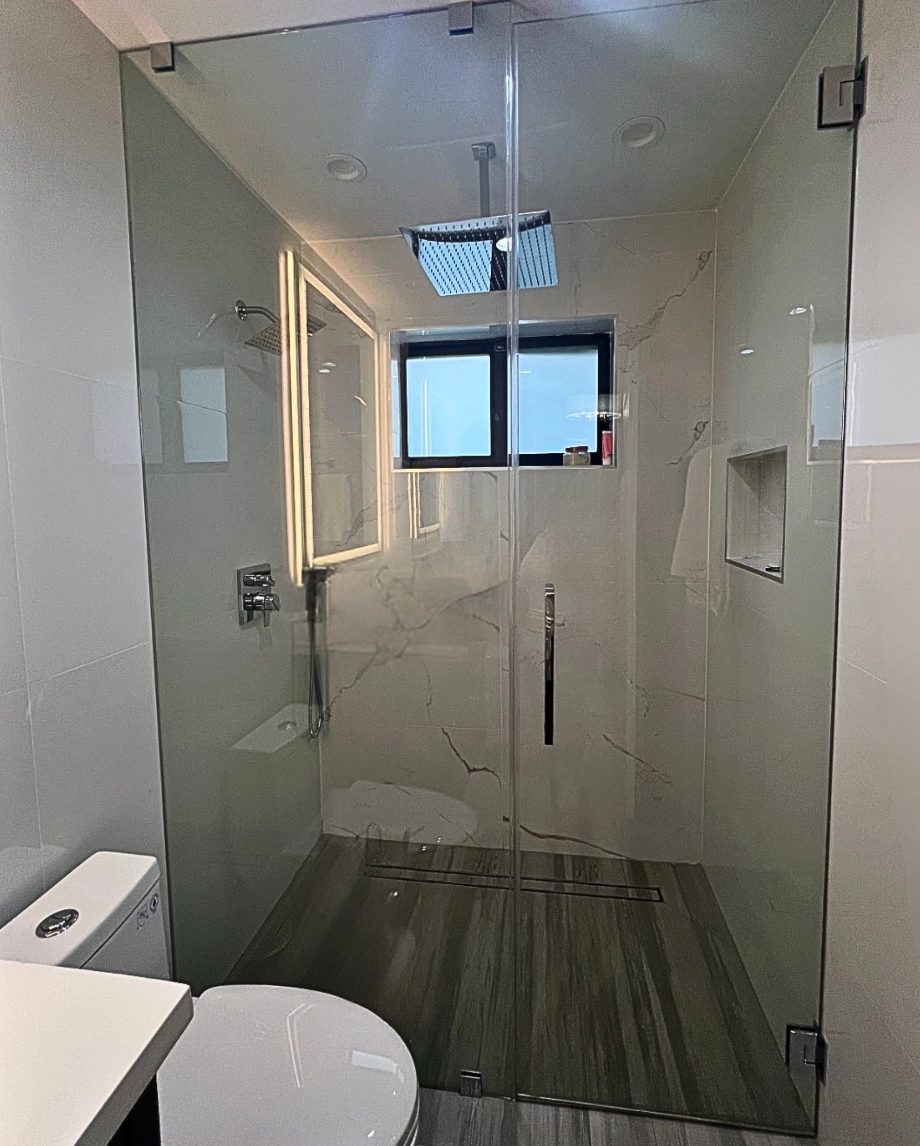 Frameless shower installation  Miami Fl picture