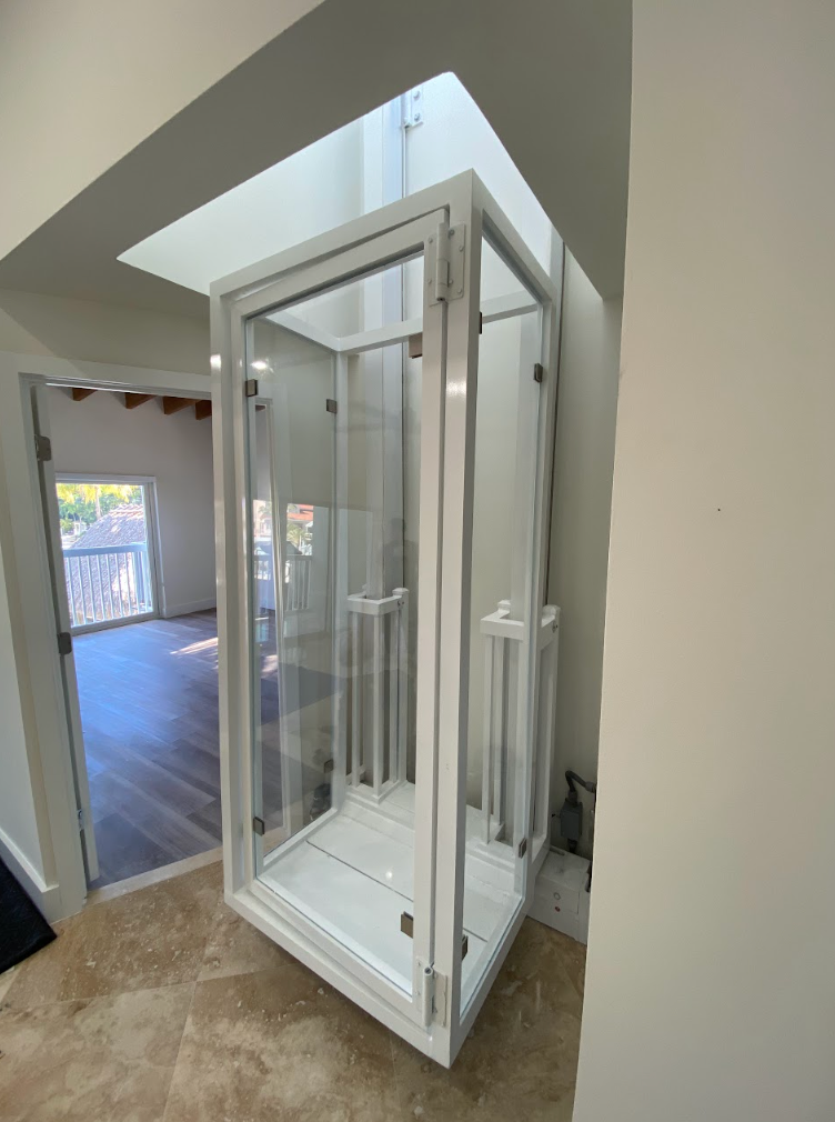 A glass partition in Miami