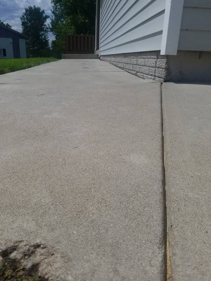 Close Up View Of Concrete — Olin, IA — Sn’S Mudjacking