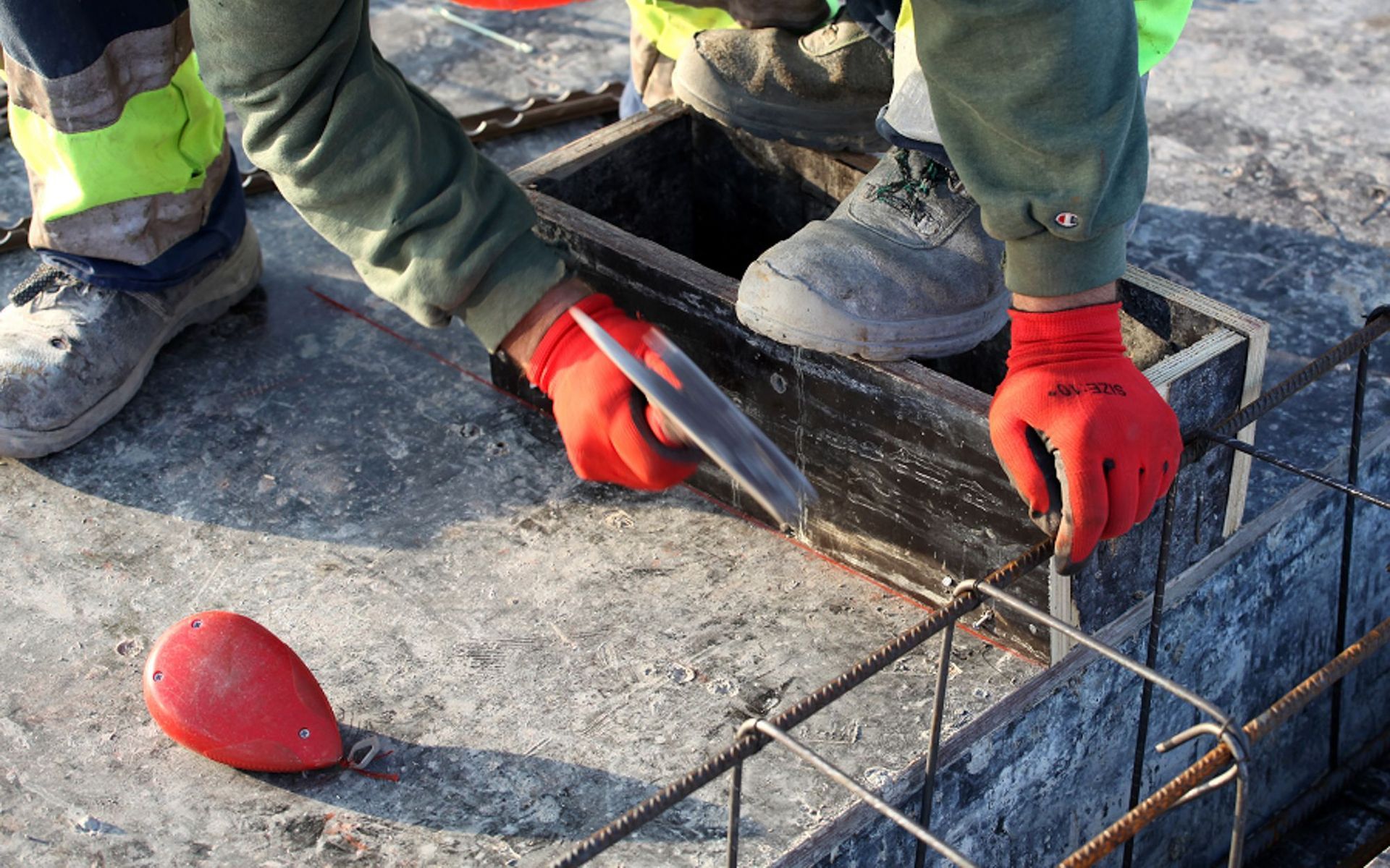 cut resistant gloves