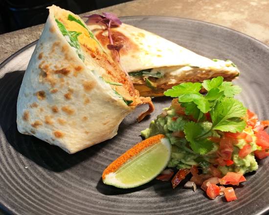 guacamole and tortillas