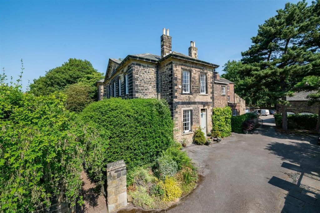 Specialist stone house painting services in Yeadon, providing durable finishes for large-scale Yorkshire stone homes.