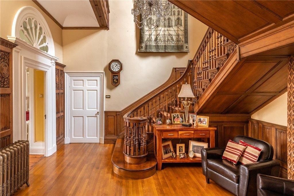 interior hallway painting and decorating - wood detail - decorative finishes - heritage