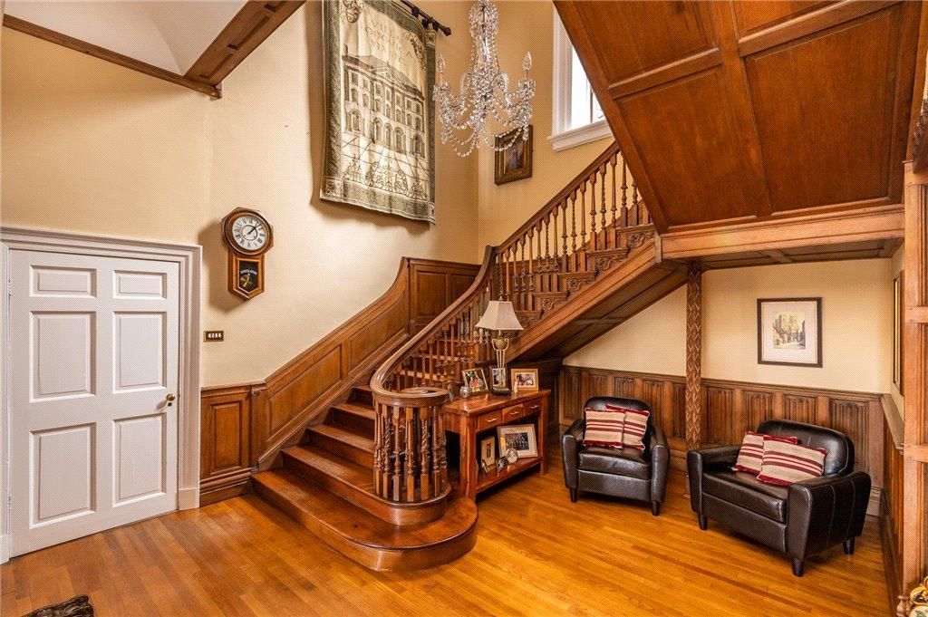 interior hallway painting and decorating - wood detail - decorative finishes - heritage