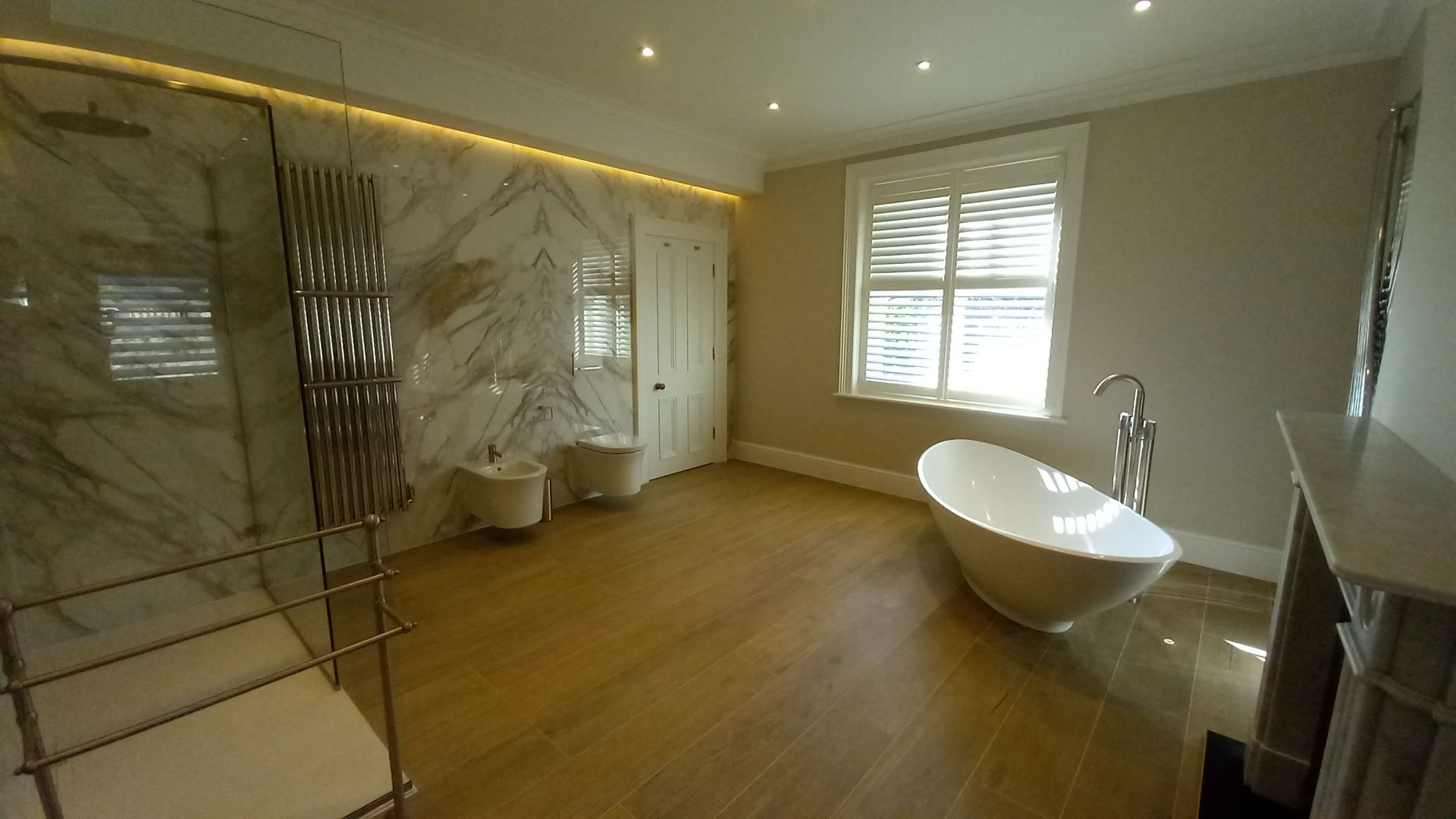 decorative finishes - interior design - painting and decorating - bespoke decor - bathroom