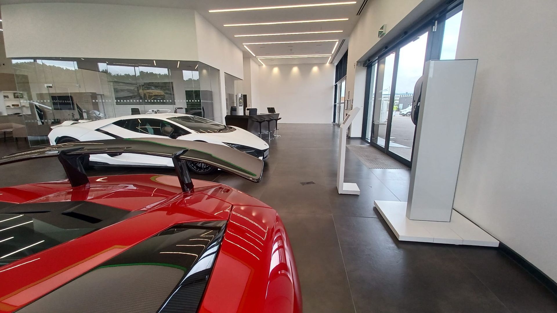 Flawlessly executed commercial painting – durable surfaces with minimal disruption