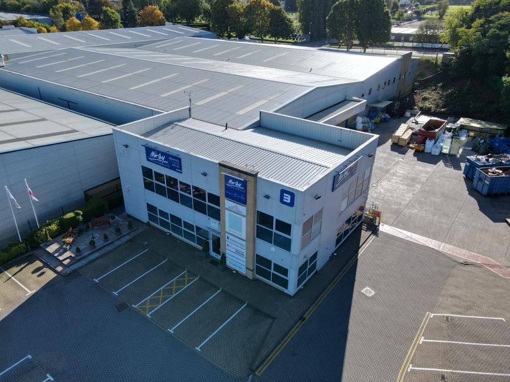 Industrial maintenance – external and internal surfaces protected with heavy-duty coatings, enhancing appearance & durability