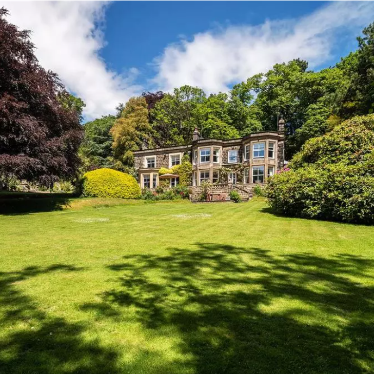 exterior painting and decorating - manor house