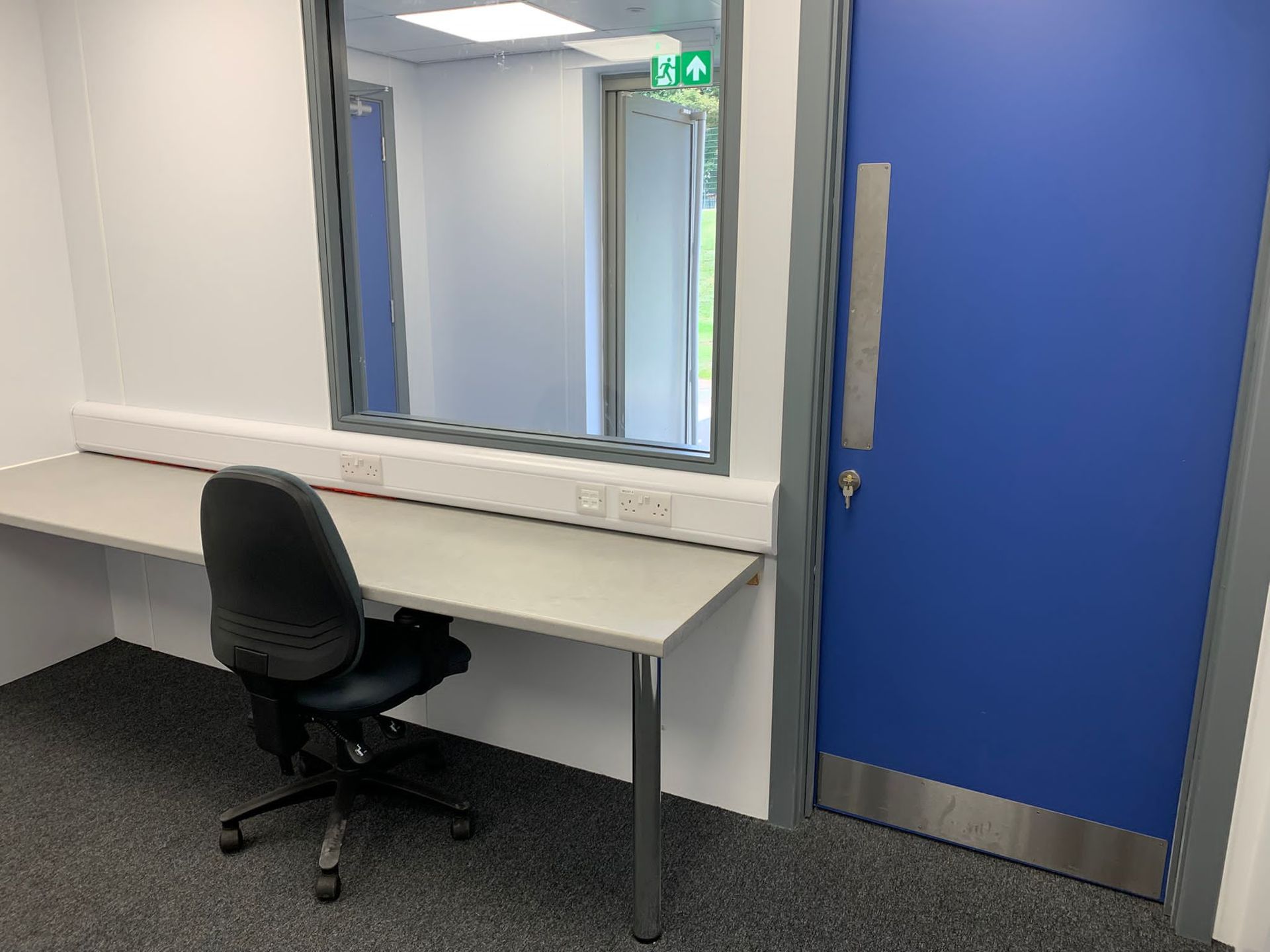 Out-of-hours school – window frame, door, frame and architraves refinished with durable coatings for fresh functionality