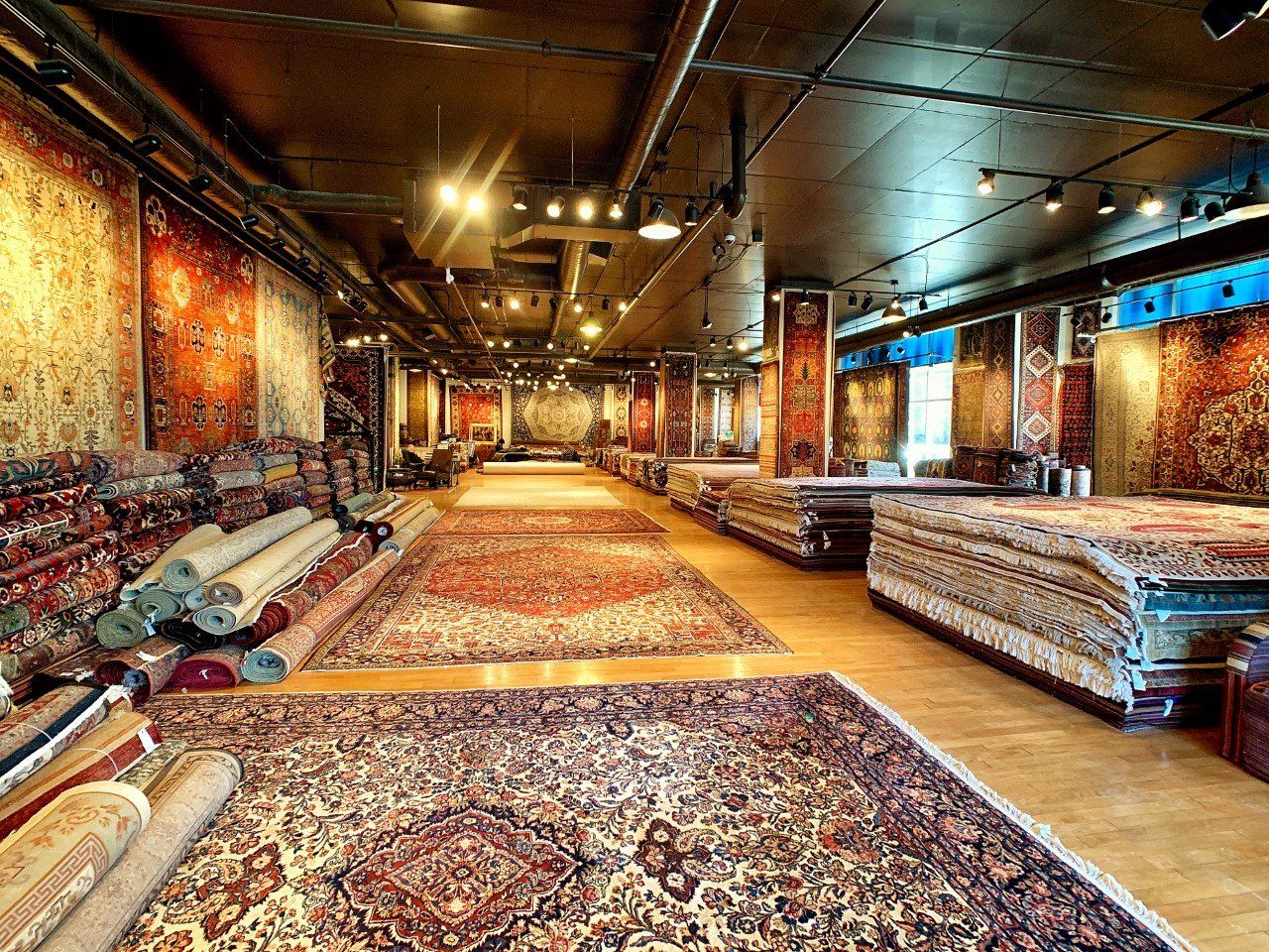 Fine Rugs Milwaukee, Wisconsin Shabahang and Sons Persian Carpets