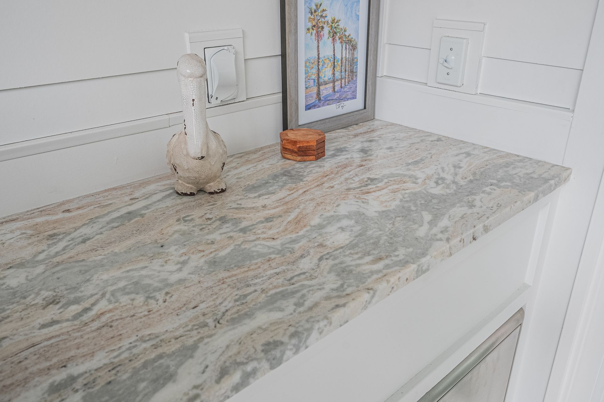 Picture Of White Counter - Savannah, GA - Counter Fitters