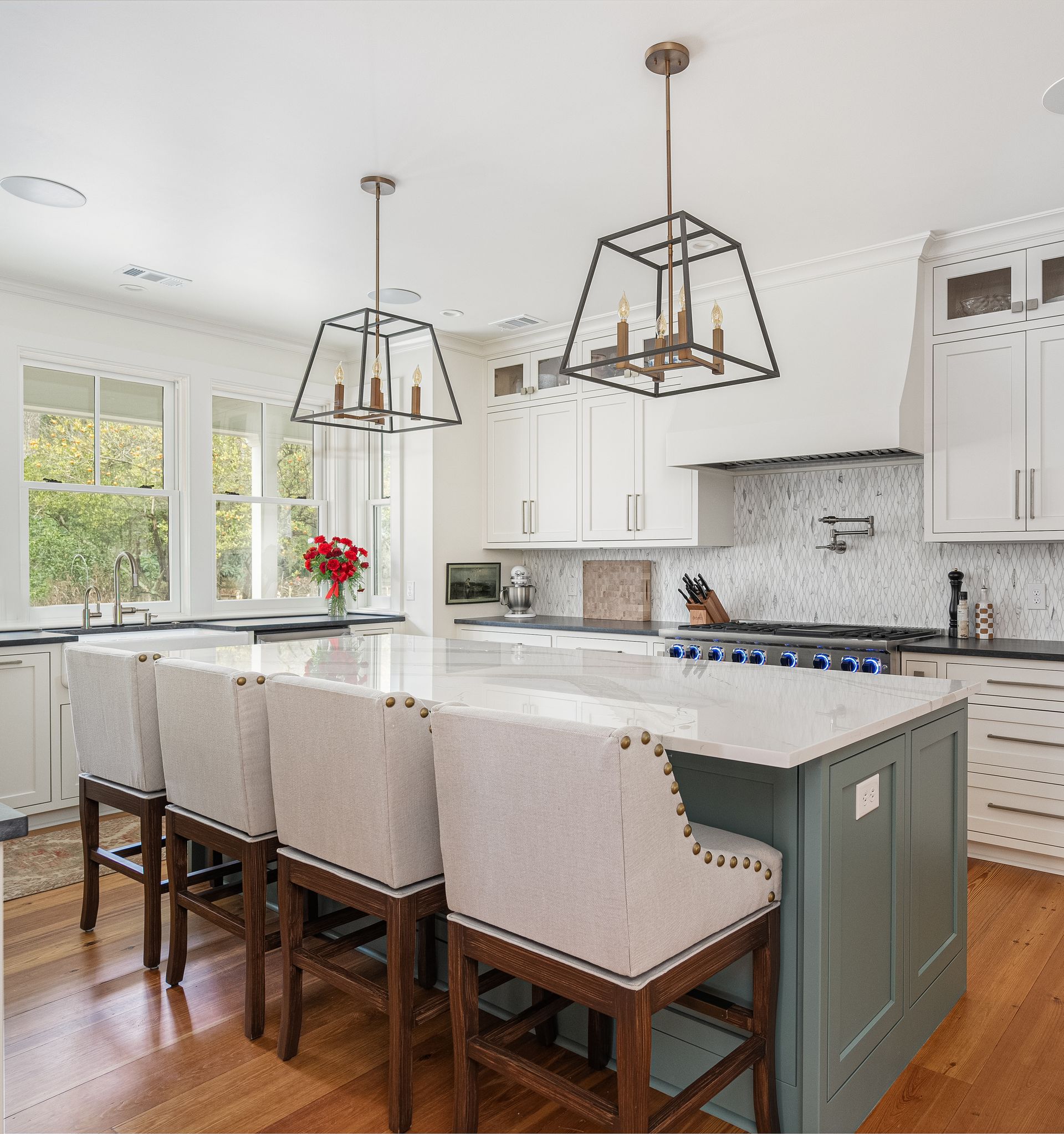 White Countertops With Chairs - Savannah, GA - Counter Fitters