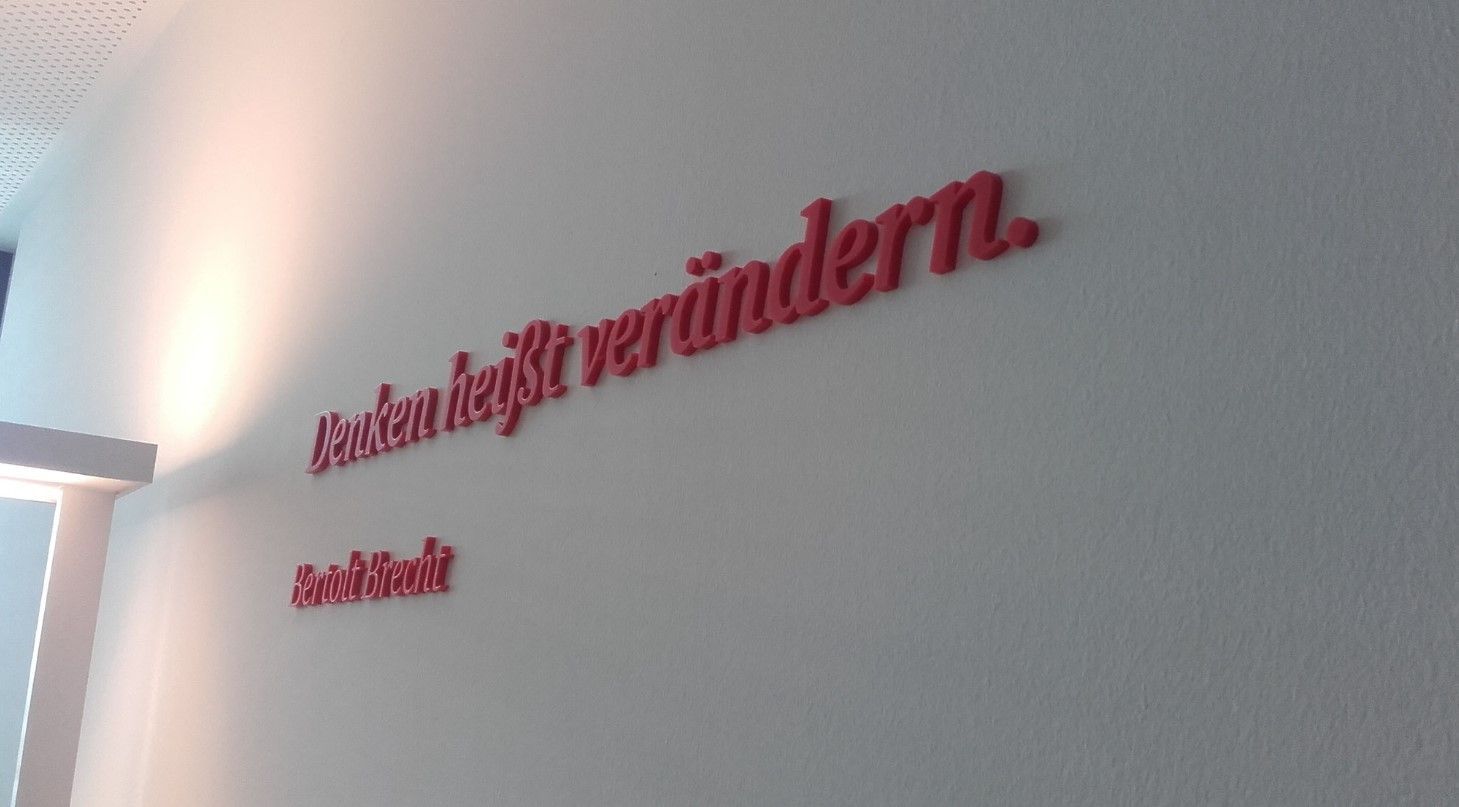 Plakativ - Werbetechnik, Büro- und Shopdekoration