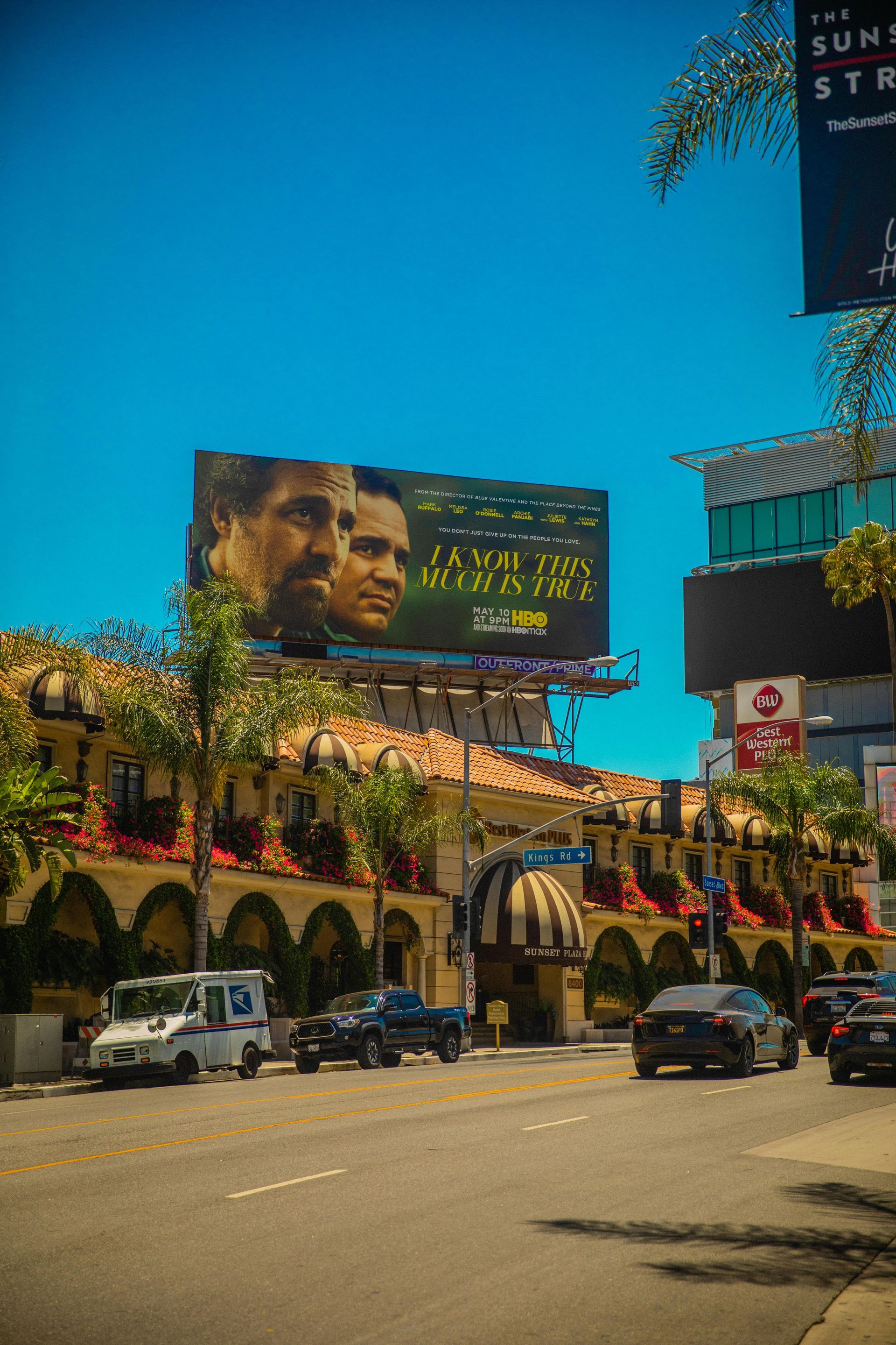 AR Billboards in Entertainment: Promoting Films, Shows, Events