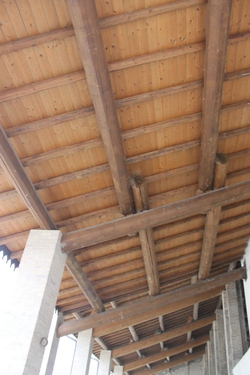 soffitto a travi in legno