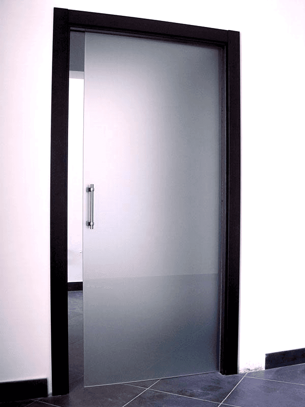 porta con maniglione