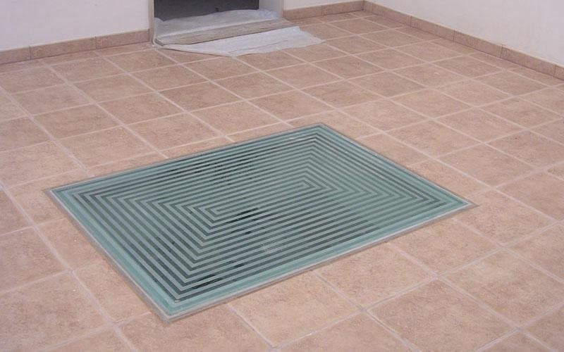 Lucernario a pavimento con decoro antiscivolo