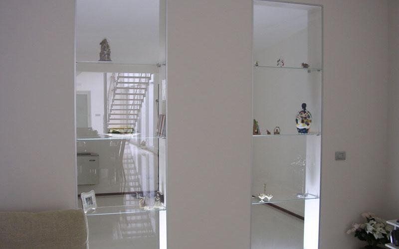 Espositori bifacciali illuminati