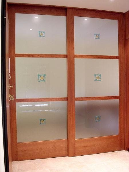 Decoro inciso e colorato