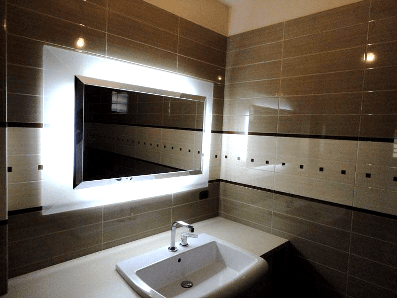 Specchio sporgente retroilluminato