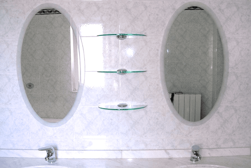 Ovali in specchio con cornice satinata