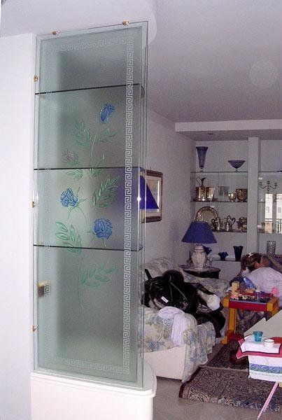 Decoro inciso e colorato