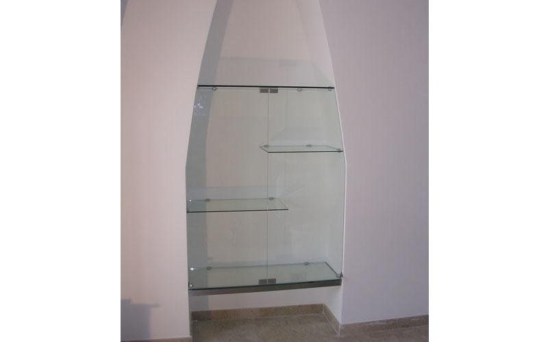 Espositore in nicchia in muratura