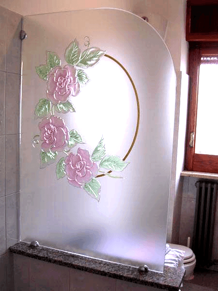 Decoro inciso e colorato