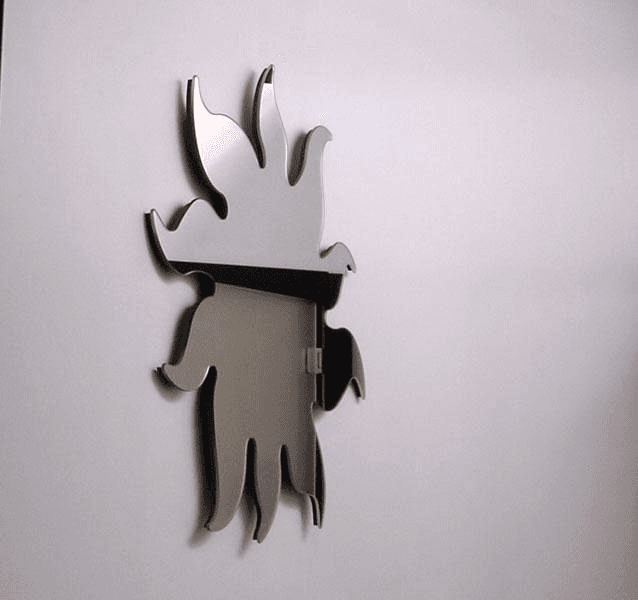 Specchio sagomato con telaio nascosto