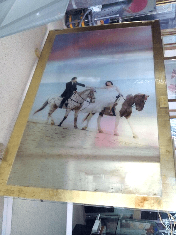 Foto personale riprodotta su porta