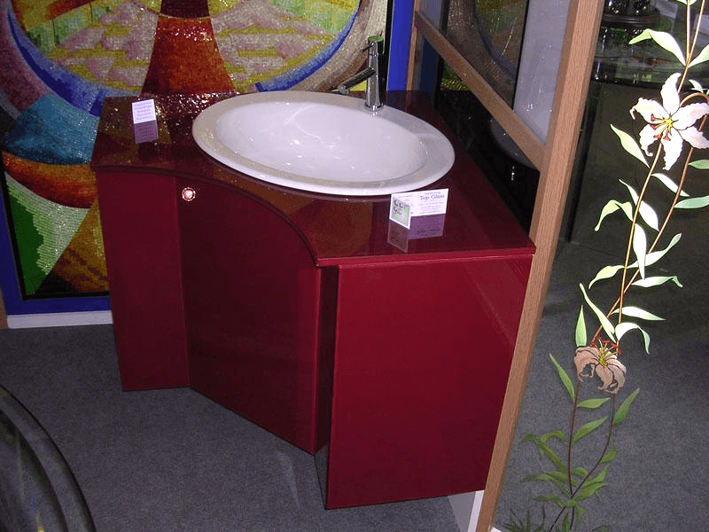 Mobile rivestito in vetro retrolaccato completo di top