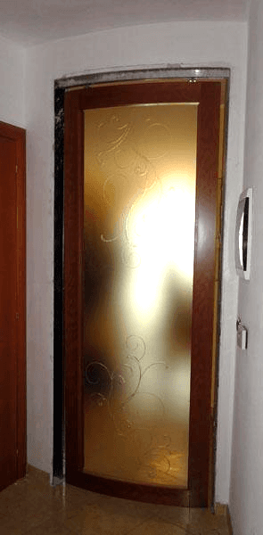 Decoro inciso e colorato