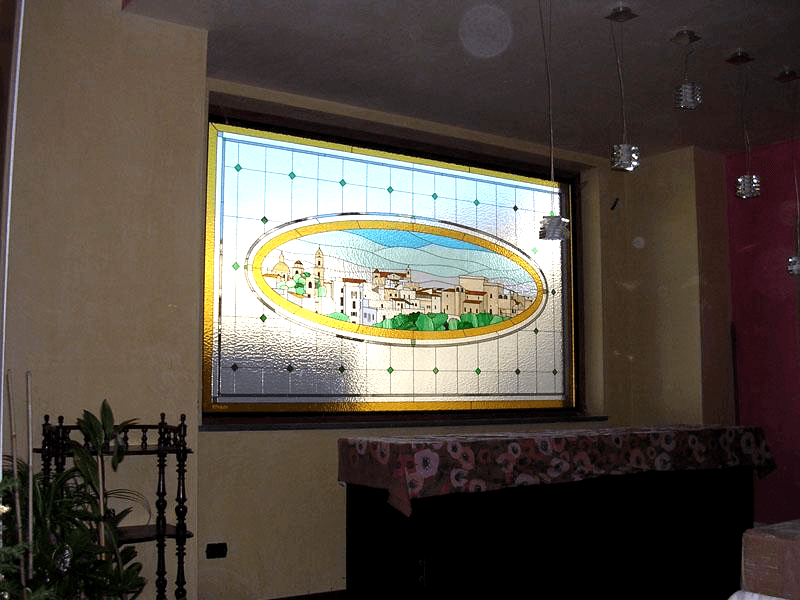 Vetrata Tiffany con paesaggio