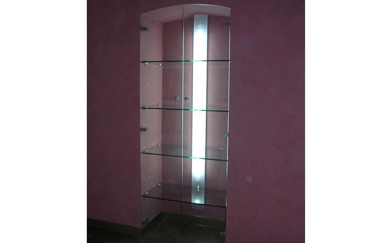 Ante trasparenti per nicchia in muratura più illuminazione interna