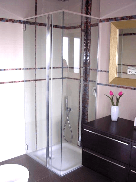 box doccia con portella ad angolo