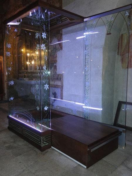 Teca sacra con carrello mobile