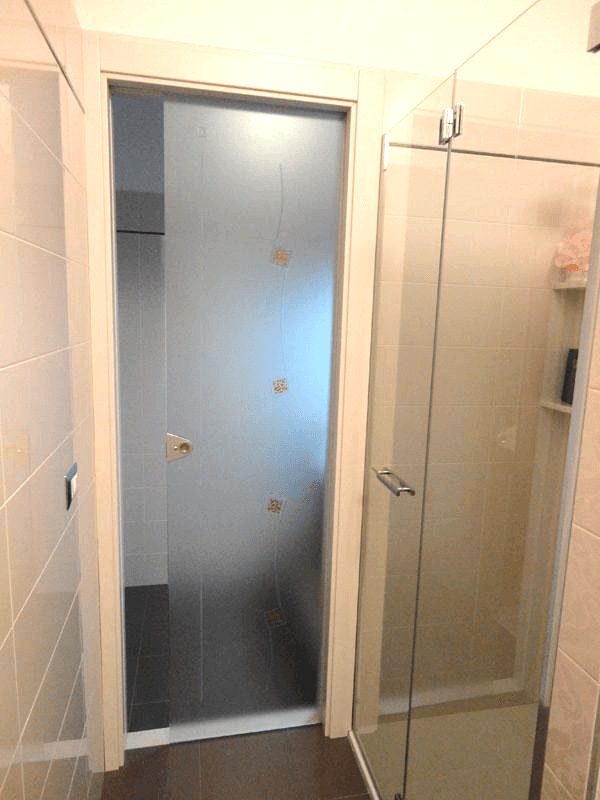 porta decorata a scomparsa