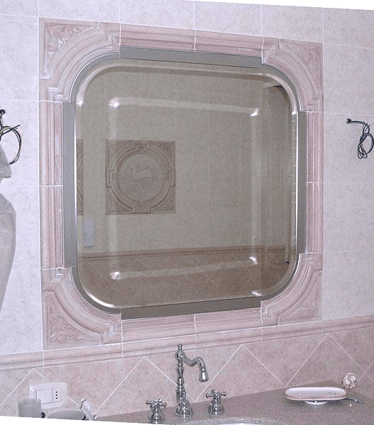 Specchio sagomato e incassato