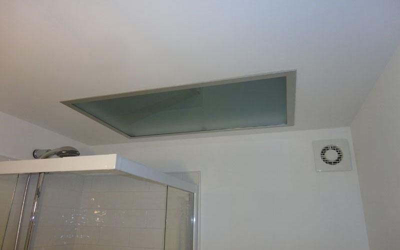 Punto luce a soffitto in vetro satinato