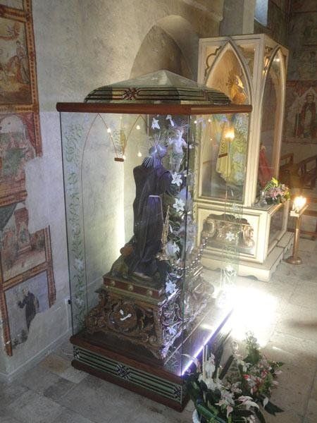 Teca sacra con cupola in tecnica Tiffany